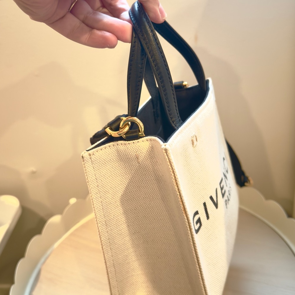 Givenchy Paris Black and Cream Tote Bag - Picture 6 of 9